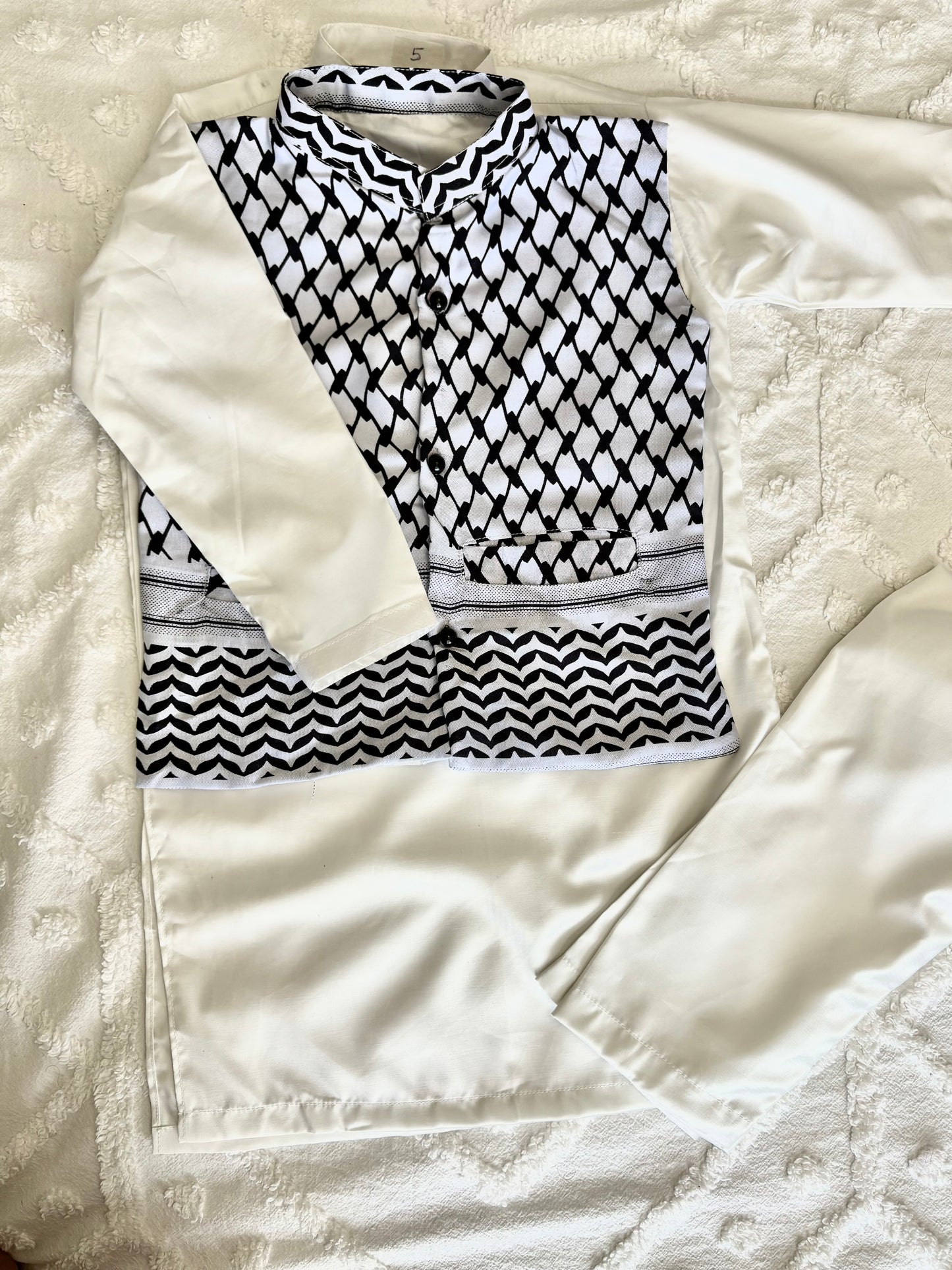 Solidarity Koti Set (3-piece)